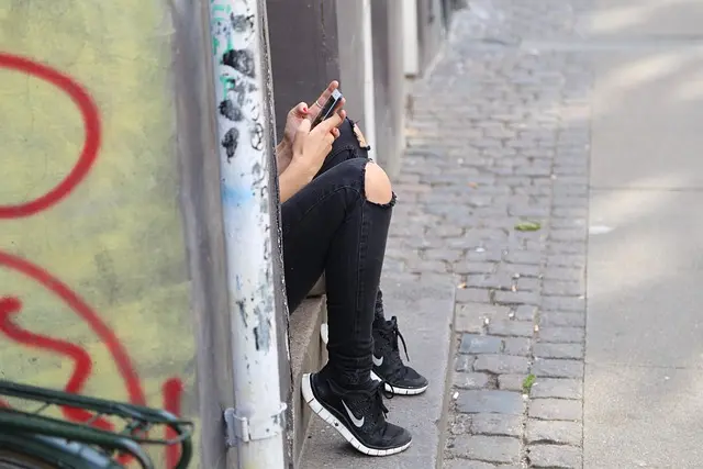 comment dm une fille